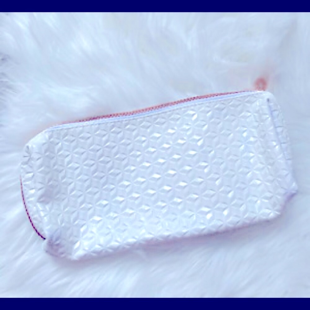 🆕💕Anastasia💕🆕 NEW SEPHORA  Beautiful Pearl White 🤍 Makeup Bag